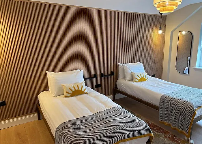 Riverside Loft Group *